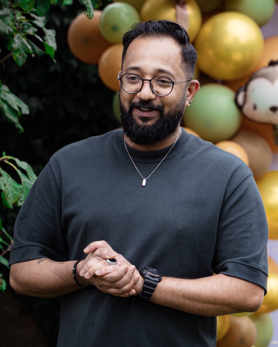 Portrait of Varnan Kanjhinghat, full stack developer in Reading, UK